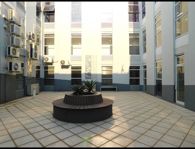91M² OFFICE TO LET IN CRAIGHALL